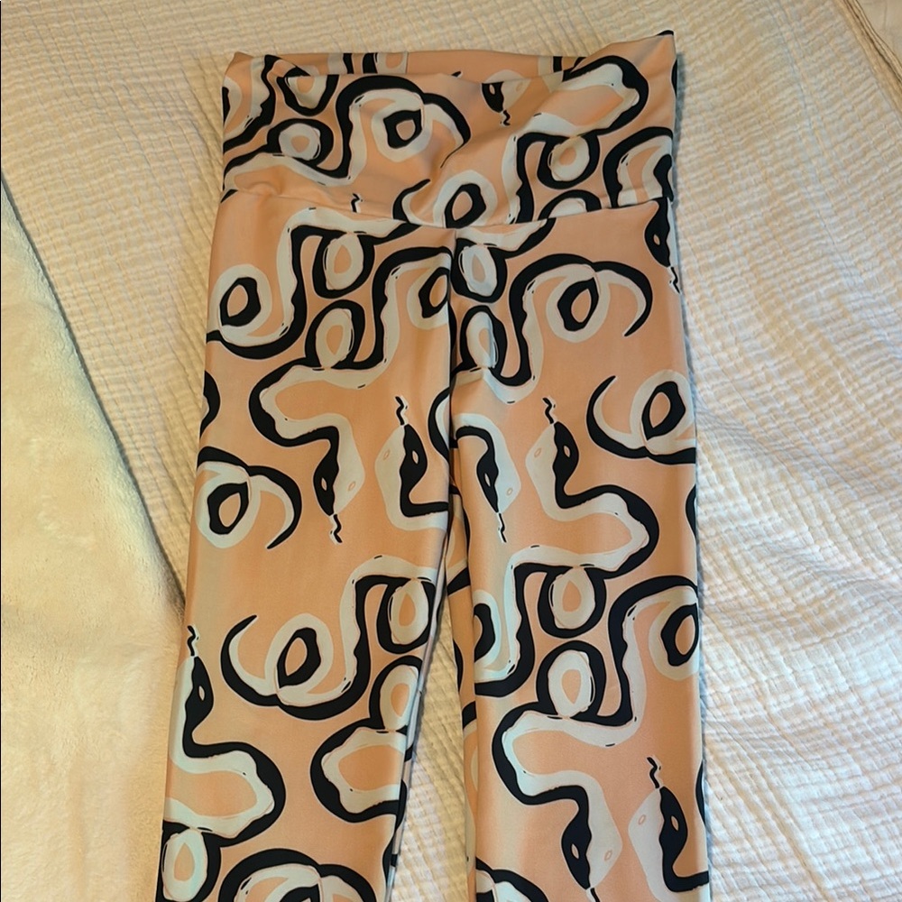 DazeyLA Patterned Leggings